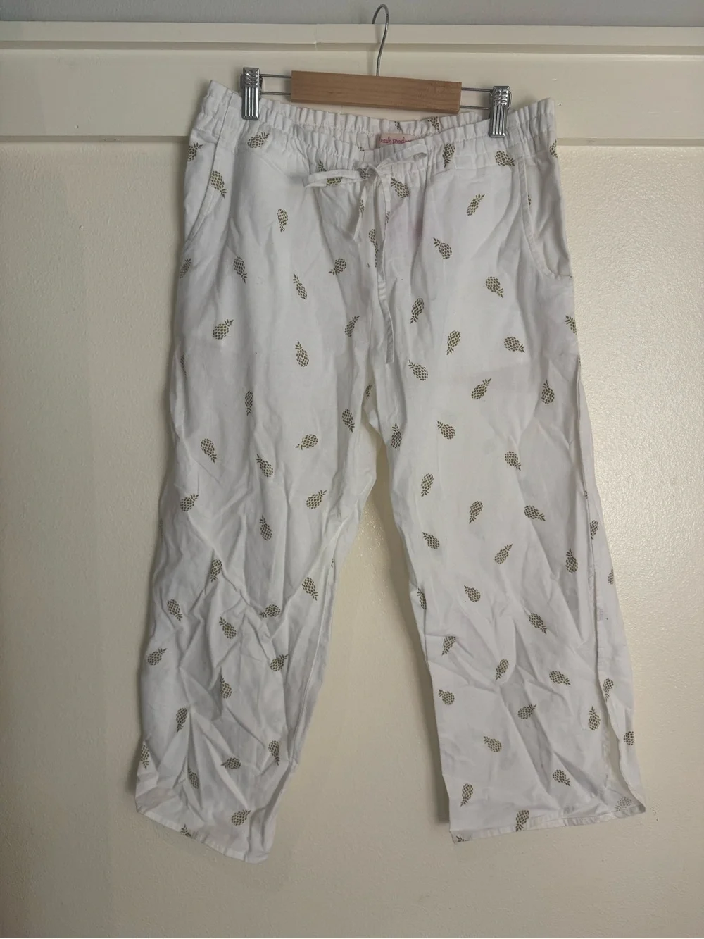 Fresh Produce Pineapple Adele Capri Pants White Gold Print Linen Blend XS/S NWT
